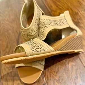Amazon Tan Wedge Shoes with Sophisticated Design